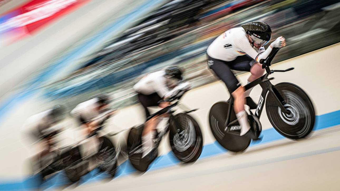 Frauen-Vierer fährt um WM-Gold