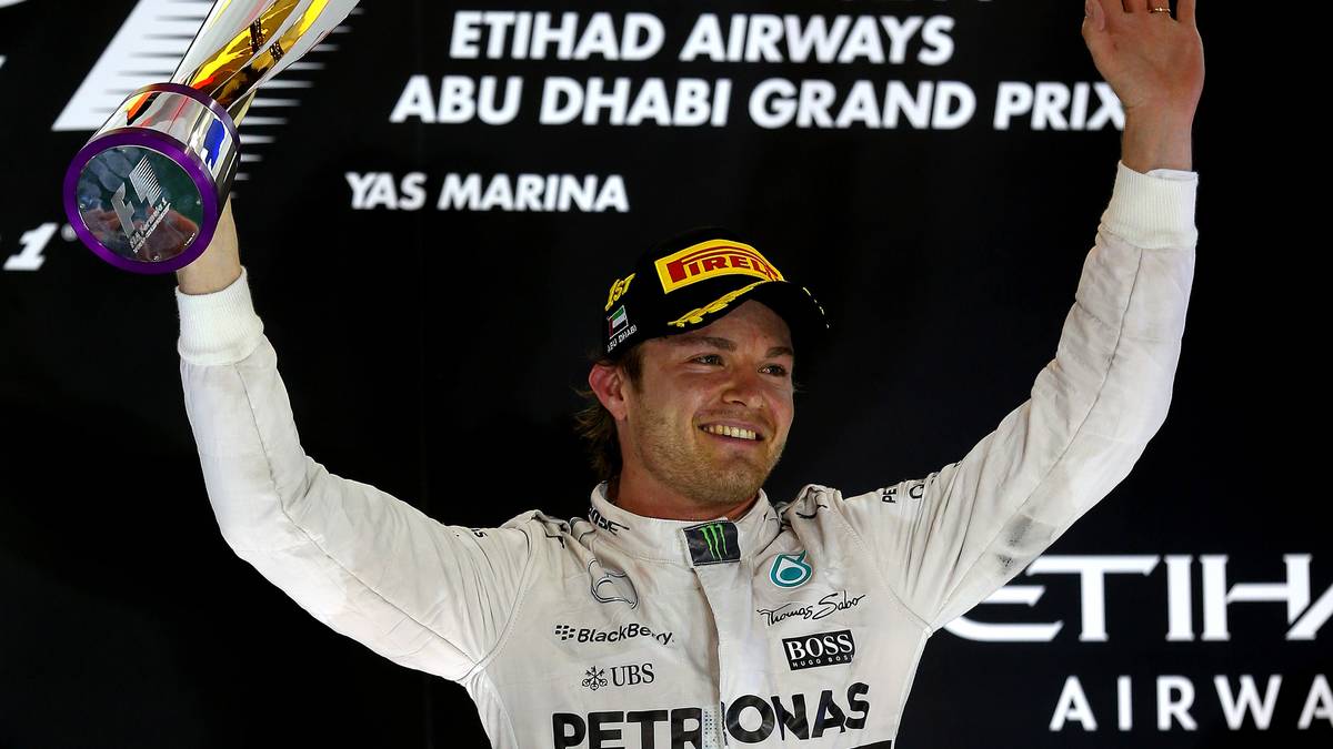 Nico Rosberg kommt mit dem Rückenwind von drei Formel-1-Siegen in Serie nach Stuttgart. Kommt es auch am Samstag zum direkten Duell mit Lewis Hamilton?