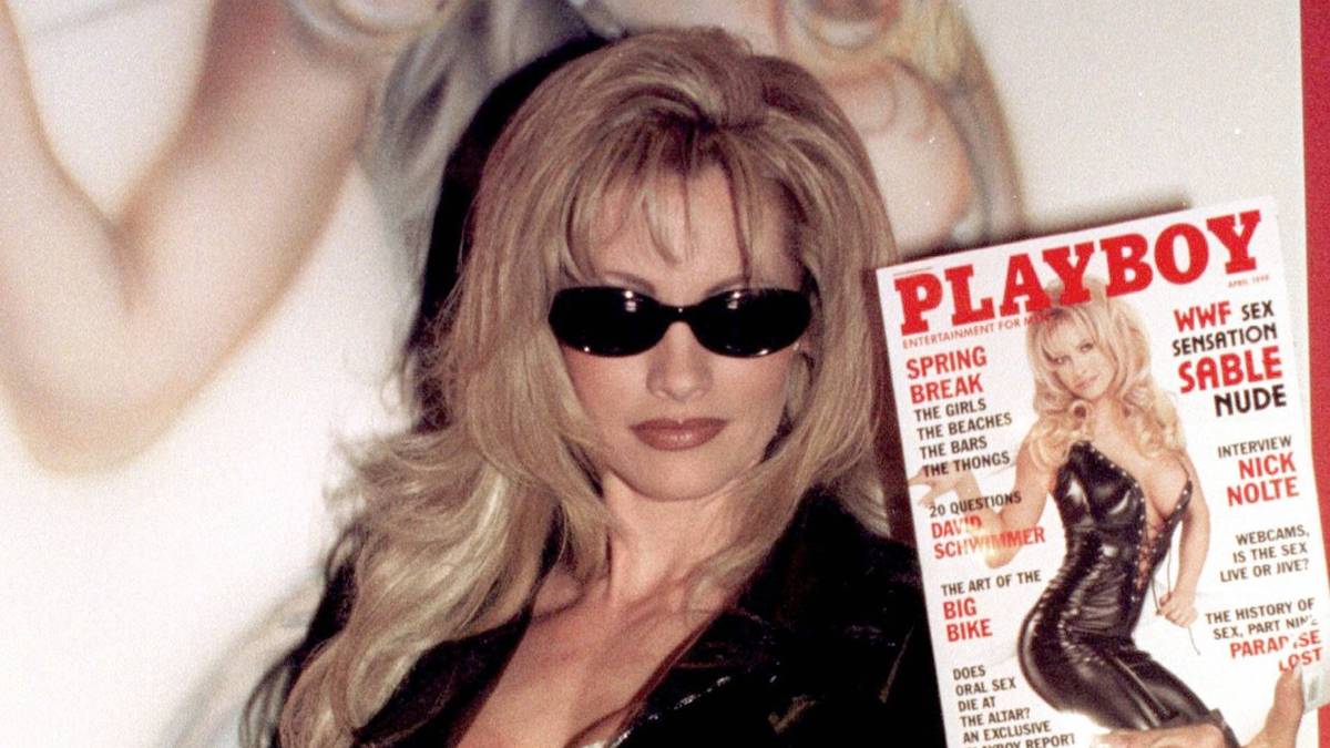 Die zehn Jahre ältere Rena Lesnar, seit 2006 mit dem "Beast Incarnate" verheiratet, war in den Neunzigern als SABLE der weibliche Topstar bei WWE und mehrte ihren Bekanntheitsgrad durch Fotoshootings im "Playboy". Heute hält sie es wie ihr Mann und gibt nur noch wenig von ihrem Privatleben preis