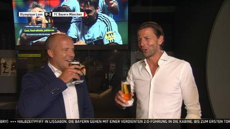 Roman Weidenfeller gibt im SPORT1 Fantalk Einblicke zur WM 2014: In der Freizeit trafen sich die Spieler oft in der Hotelbar und verfolgten die anderen WM-Spiele – allerdings wohl nicht immer ganz alkoholfrei.