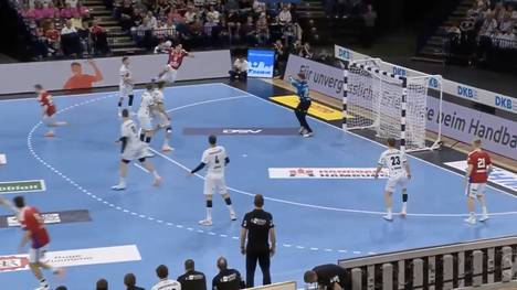 Die Highlights der Partie HSV Hamburg - THW Kiel aus der Handball-Bundesliga im Video.