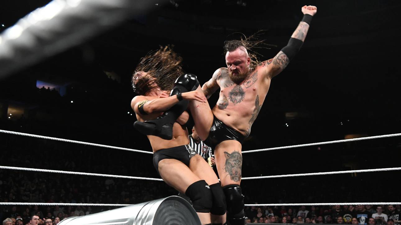 Aleister Black (r., mit Adam Cole) wird bei WWE eine große Karriere zugetraut