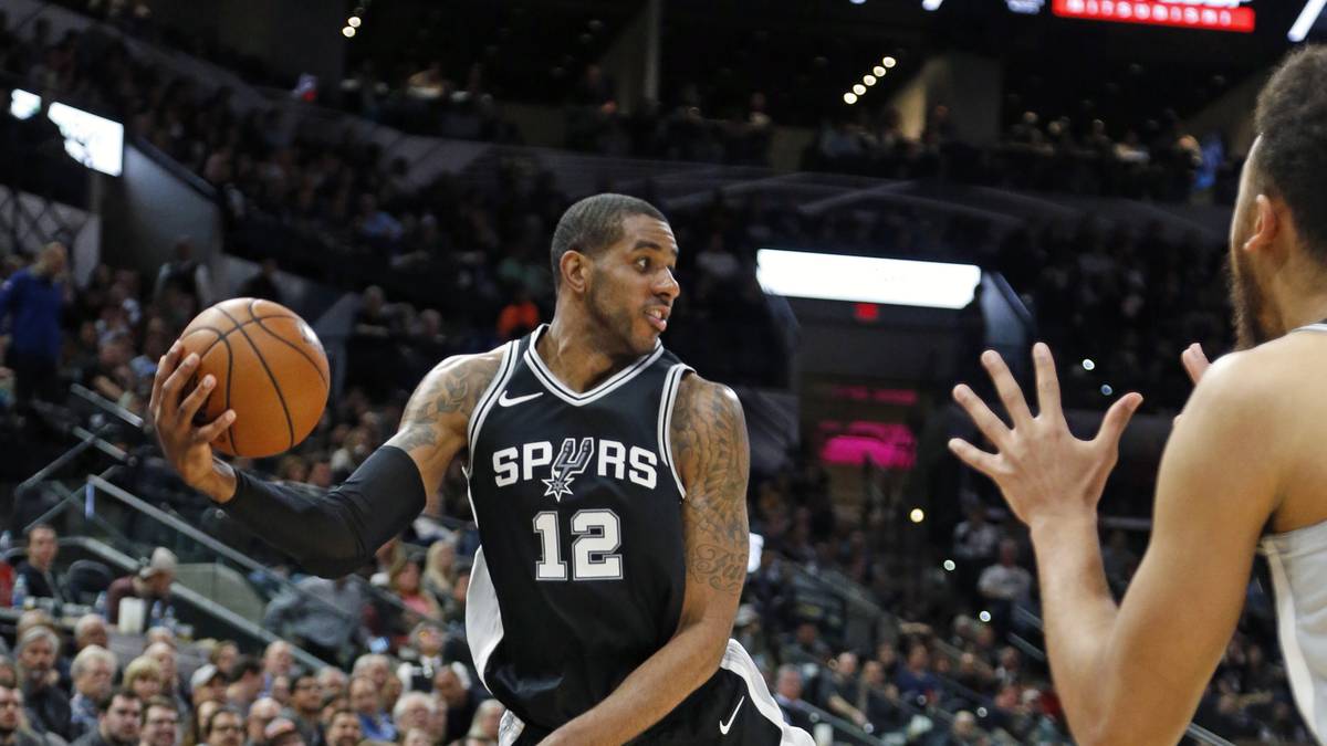 Dank LaMarcus Aldridge (Bild) und Trainer-Fuchs Gregg Popovich sind Platz drei und ein tiefer Playoff-Run drin - aber auch ein Abrutschen. Denn Denver auf Rang acht hat nur zwei mal öfter verloren. Bitter: Die Niederlage gegen New Orleans samt Verletzung von Aldridge  