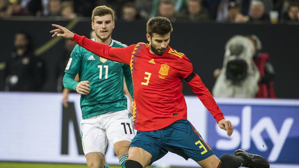 PLATZ 5 - GERARD PIQUE (Spanien/18,7 Mio. Follower): Weltmeister, Champions-League-Sieger, Spanischer Meister. Viele Gründe für Platz 5 auf der Twitter-Rangliste. Seine Beziehung mit Popstar Shakira dürfte Gerard Pique jedoch einen entscheidenden Vorteil liefern