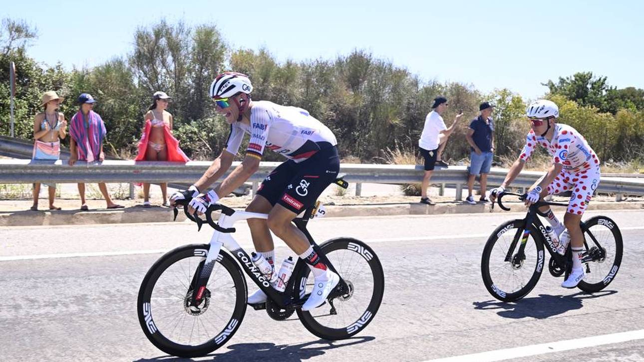Nils Politt (l.) ist der Top-Helfer des Tour-Führenden Tadej Pogacar (r.)