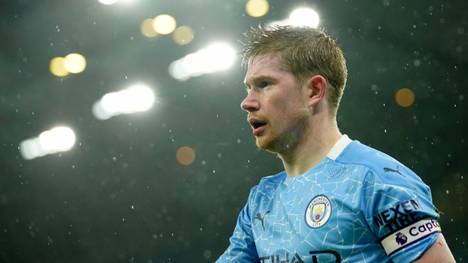 Manchester City will das Gehalt von Kevin De Bruyne erhöhen und seinen Vertrag verlängern. Dem Belgier reicht die gebotene Summe aber wohl nicht.