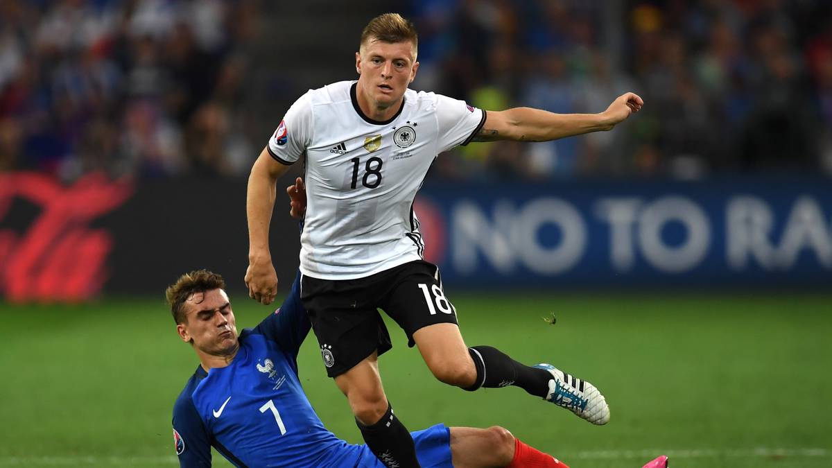 Aber: Kroos ist und bleibt der deutsche Chef im Mittelfeld, der Prototyp eines modernen Regisseurs. Gegen Frankreich lief er leider ein wenig seiner Form hinterher.
Gesamteindruck: Note 2,5
