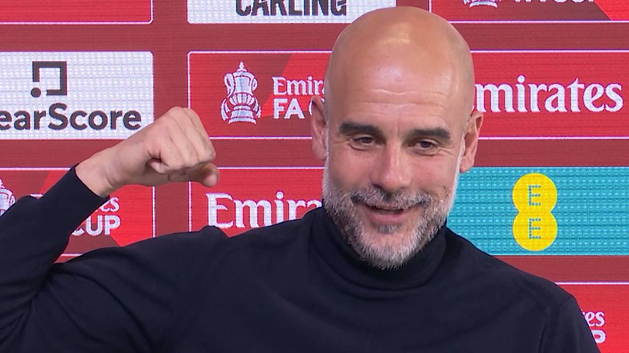 Auf einmal zeigt Guardiola seinen Bizeps
