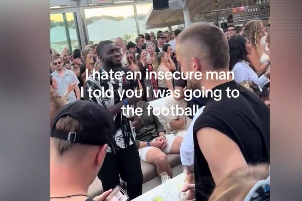 Die Stars des FC Bayern München sind auf Ibiza gelandet. Auf TikTok wurden einige Spieler beim Party machen eingefangen.