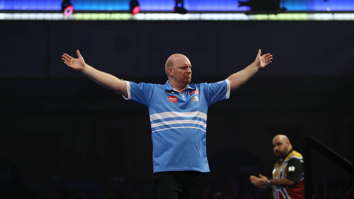 ...so dass van der Voort schließlich auf dem Oche triumphiert