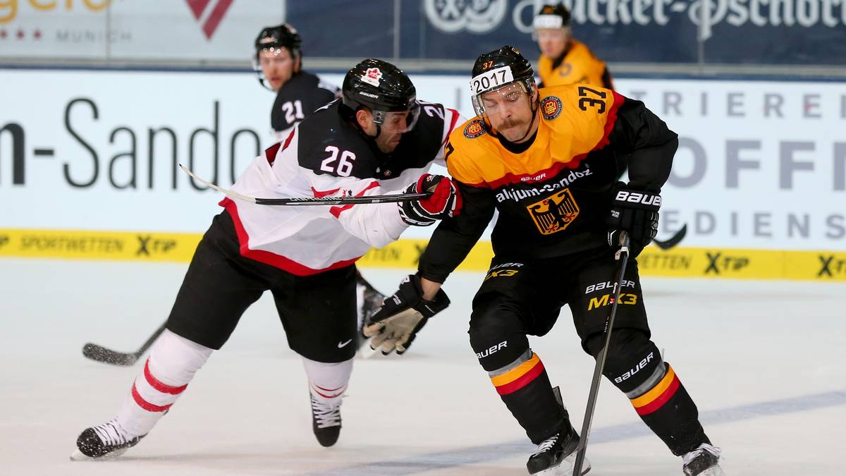 PATRICK REIMER: Der bescheidene Angreifer von den Nürnberg Ice Tigers kriegt auch in den Sommermonaten nicht genug vom Eishockey. In der Verbangenheit war er deshalb regelmäßig für Inlinehockeymannschaften aktiv. 2006 landete er dabei mit der deutschen Nationalmannschaft bei der WM auf Platz 4.