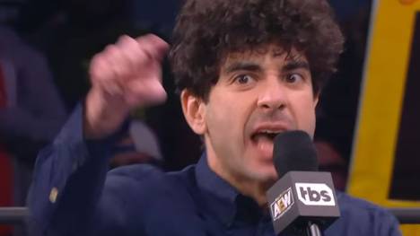 AEW-Boss Tony Khan verkündete bei Dynamite den Kauf von Ring of Honor