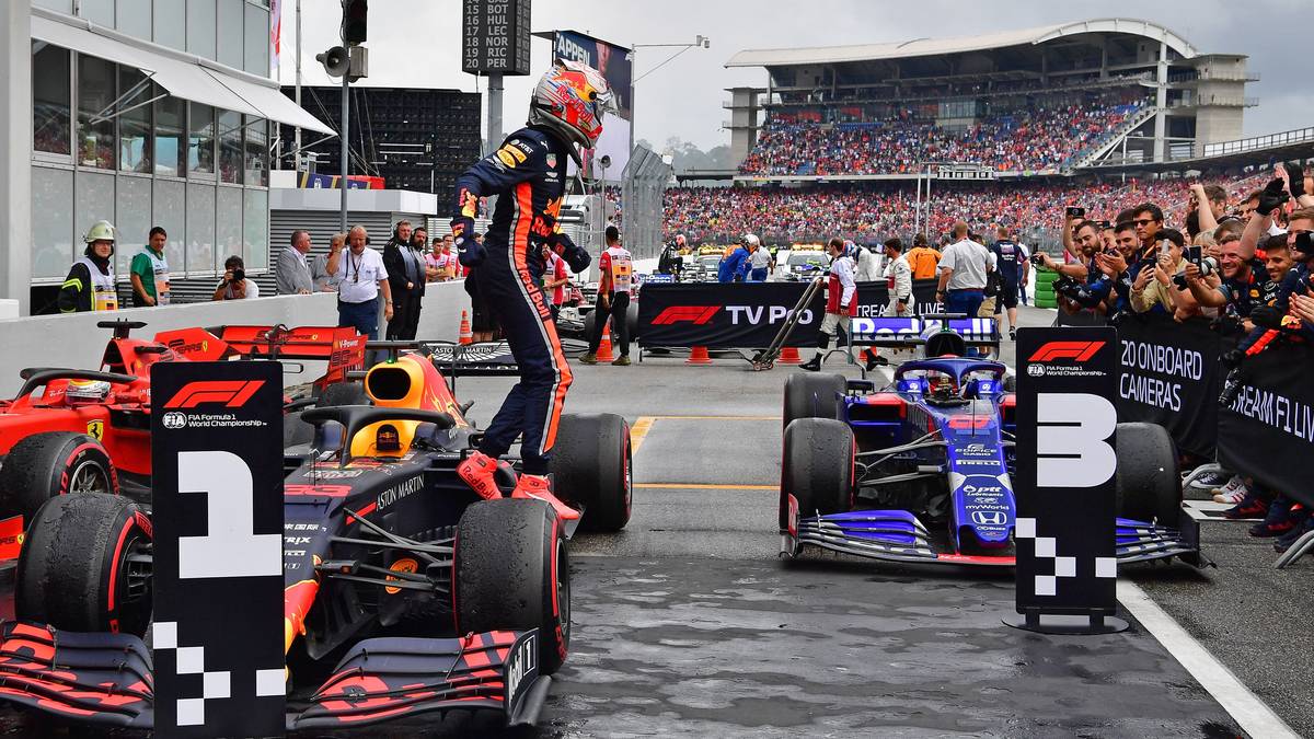 VERSTAPPEN und RED BULL – Mad Max kontrolliert, trotz eines 360 Grad-Drehers, und in überragender Verfassung! Sein zweiter Saisonsieg ist verdient, ebenso Platz drei in der Fahrerwertung. Da liegt er 21 Punkte vor Sebastian Vettel. Das liegt auch daran, dass das Team kluge Entscheidungen trifft und mit der Strategie sehr oft richtig liegt