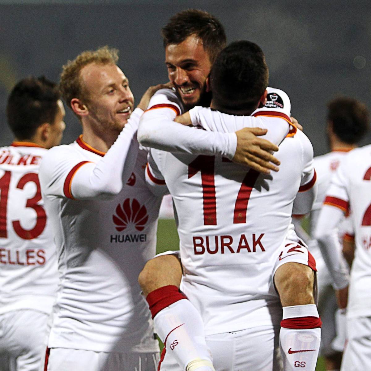 Süper Lig: Galatasaray gewinnt Istanbuler Stadtderby um die Meisterschaft -  DER SPIEGEL
