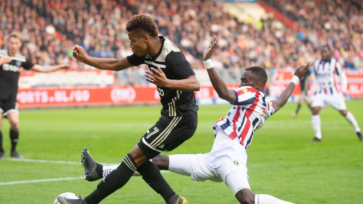 Mit Erfolg: Der Brasilianer hat sich in der laufenden Saison noch einmal weiterentwickelt und ist bei Ajax kaum noch wegzudenken. In 45 Pflichtspielen gelangen ihm zwölf Tore und 15 Vorlagen