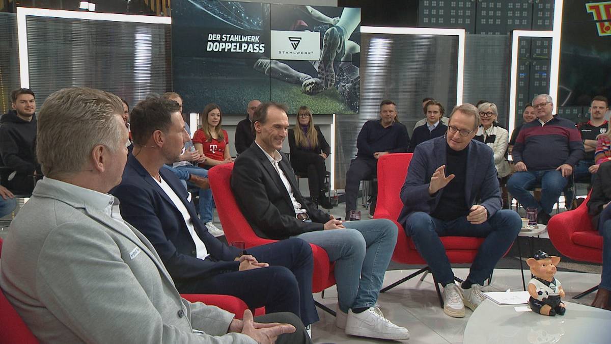 Im STAHLWERK Doppelpass kabbeln sich Moderator Florian König und SPORT1 Experte Stefan Effenberg wegen ihrem Besuch in der Allianz Arena. 