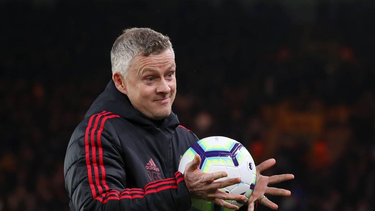 Und doch will der Norweger im Sommer laut übereinstimmenden englischen Medienberichten mindestens fünf neue Spieler verpflichten: je einen Rechts- und Innenverteidiger, einen Stürmer, der im Zentrum sowie auf den Flügeln spielen kann...