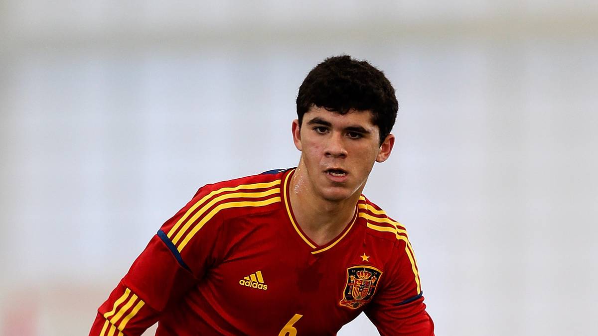 In Katalonien vergleicht man ihn schon mit Größen wie Andres Iniesta, Xavi Hernandez oder Rivaldo. Der 18-jährige Linksfuß führte sämtliche Barca-Jugendteams als Kapitän aufs Feld. Zudem bestritt Alena bereits sechs Länderspiele für Spaniens U21