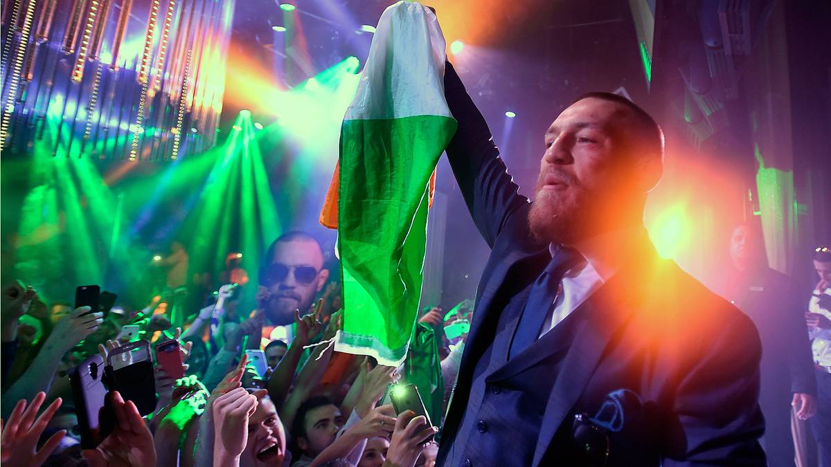 Der schnappt sich eine irische Flagge...