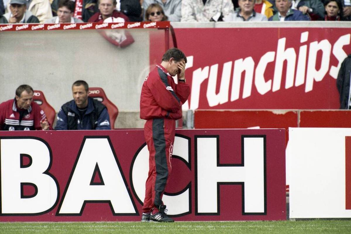 In der Bundesliga-Partie am 26. September 1998 gegen Bochum brachte der Lauterer Coach den vierten Nicht-Europäer - einer zu viel. Über diesen Bock lachte damals ganz Fußball-Deutschland.