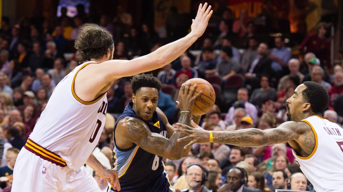 Dort fand sich Chalmers sofort zurecht und ließ wie Cole im Angriff aufhorchen (10,8 Punkte pro Spiel). Ein Achillessehnenriss beendete seine Saison und seine Zeit bei den Grizzlies. Wenn fit, würde Chalmers mit seinem Killerinstinkt aber einigen Teams gut zu Gesicht stehen