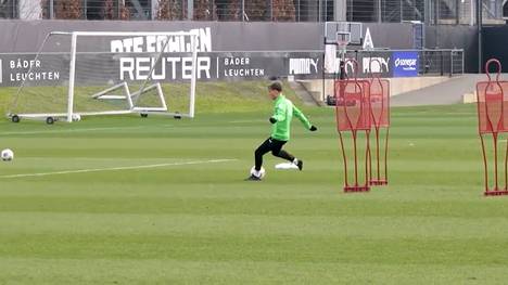 Die düstere Lage von Borussia Mönchengladbach spitzt sich weiter zu. Nur drei Punkte trennen die Fohlen vom Relegationsplatz. 