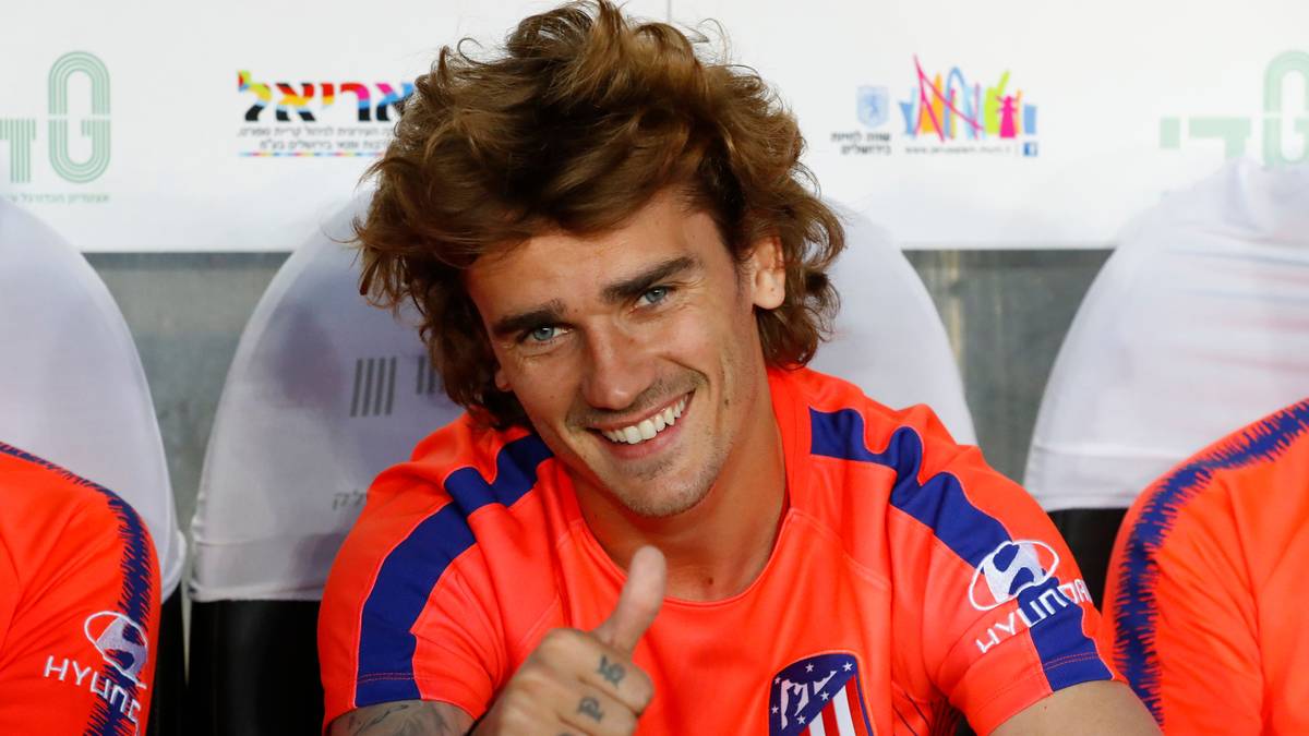 PLATZ 3: ANTOINE GRIEZMANN, 135 MILLIONEN EURO ABLÖSE: Der Wechsel des Franzosen von Atlético Madrid zum FC Barcelona zieht sich im Sommer 2019 über Monate. Da nach Meinung Atléticos bereits vor Senkung der Ausstiegsklausel auf 120 Millionen Einigkeit zwischen Barca und Griezmann bestand, einigen sich beide Klubs im Oktober auf eine Nachzahlung von 15 Millionen Euro
