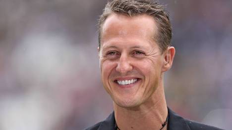 Michael Schumacher bei einem Fußball-Benefizspiel drei Monate vor seinem Unfall