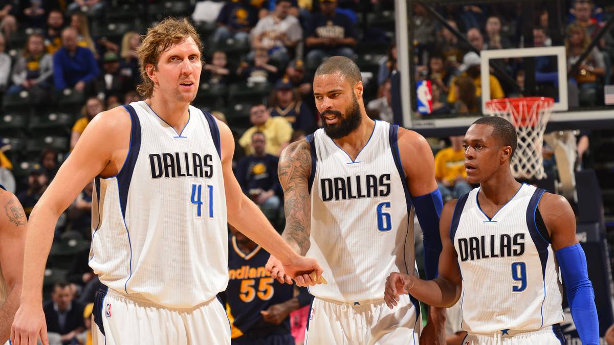 29. März: Das Führungstrio Dirk Nowitzki, Tyson Chandler und Rajon Rondo (v.l.) ist im Endspurt gefordert. Schließlich fehlt den Dallas Mavericks Topscorer Monta Ellis wegen seiner Wadenverletzung auch bei den Indiana Pacers