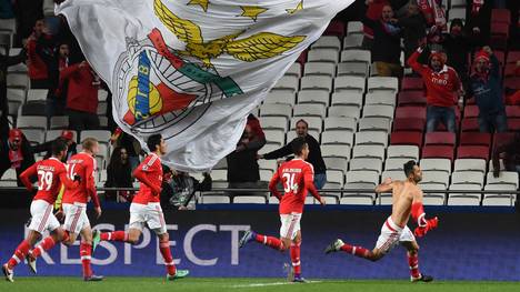 Jonas (r.) erlöst Benfica Lissabon in der Nachspielzeit