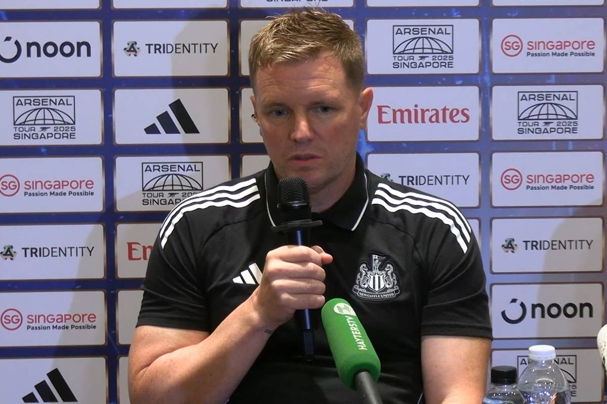 Newcastle-Trainer Eddie Howe hofft, dass Stürmer Alexander Isak trotz des Interesses von Liverpool bleibt. Der Ex-Dortmunder war in der letzten Saison Top-Scorer der Magpies und will seine Optionen prüfen.
