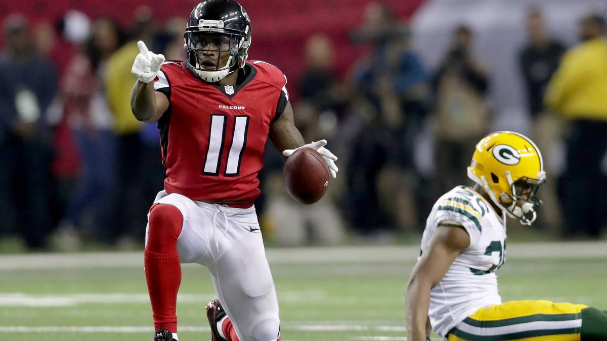 PLATZ 3 - JULIO JONES (Atlanta Falcons, Wide Receiver): Nach einer bärenstarken Saison ist Julio Jones endgültig in der NFL-Elite angekommen. Sechs Touchdowns in 14 Spielen, ein 300-Yard-Spiel und dazu ein unglaublicher Catch im Super Bowl. Modellathlet Jones springt aufs Podest