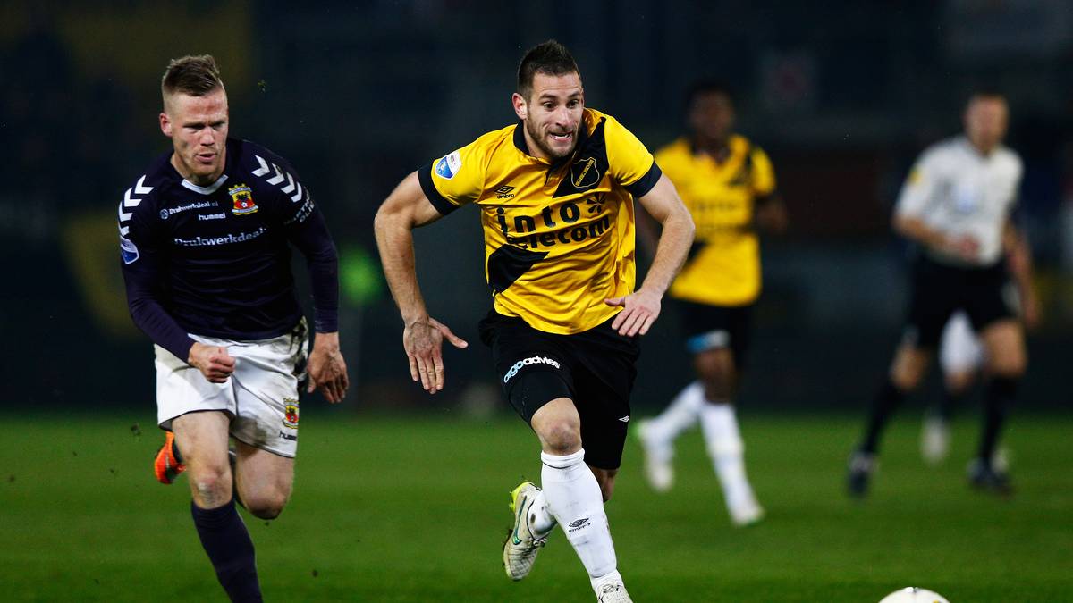 NIEDERLANDE: NAC Breda steigt als Schlusslicht direkt von der Eredivisie aus. De Graafschap und Excelsior Rotterdam retteten sich zunächst in die Relegation, doch Excelsior erwischte es dort ebenfalls. Ein Drama spielte sich zwischen den Zweitligisten von Go Ahead Eagles und Waalwijk ab. Nach einem 0:0 im Hinspiel...  
