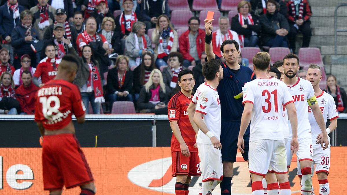 So wird es erst in der sechsten Minute der Nachspielzeit noch einmal spektakulär: Zuerst fliegt Kölns Leonardo Bittencourt nach einem rüden Foul mit Rot vom Platz und löst eine Rudelbildung aus, dann sieht auch noch Bayers Wendell nach einem Griff an die Gurgel seines Gegenspielers die Gelb-Rote Karte. Am Resultat ändert das alles aber nichts mehr
