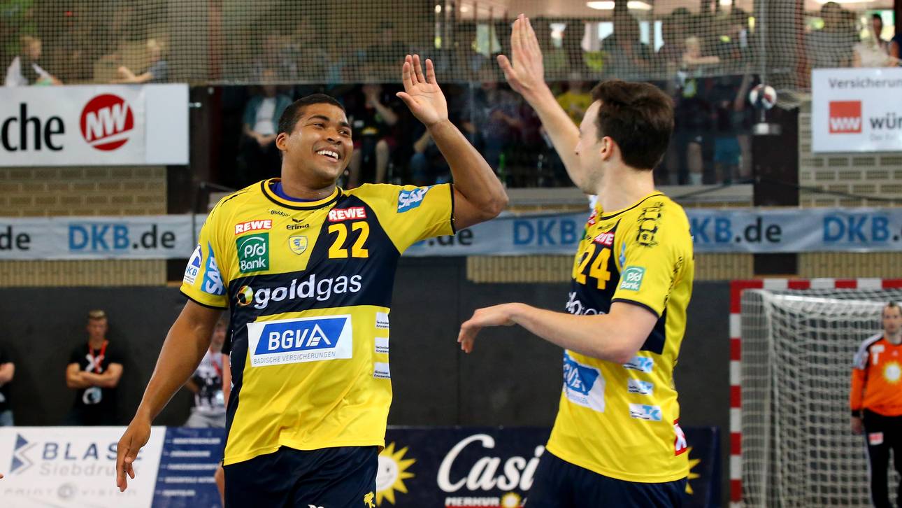 Löwen bleiben an Flensburg dran