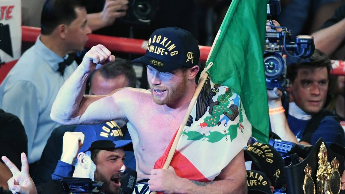 Beim Re-Match am 15. September war es dann endgültig soweit: Alvarez stürzte den langjährigen Champion. Das denkbar knappe Punkturteil war eher vertretbar, trotzdem zeichnet sich ein drittes Duell ab. Es folgten zunächst Siege gegen Rocky Fielding (Dezember 2018) und Daniel Jacobs (Mai 2019)...