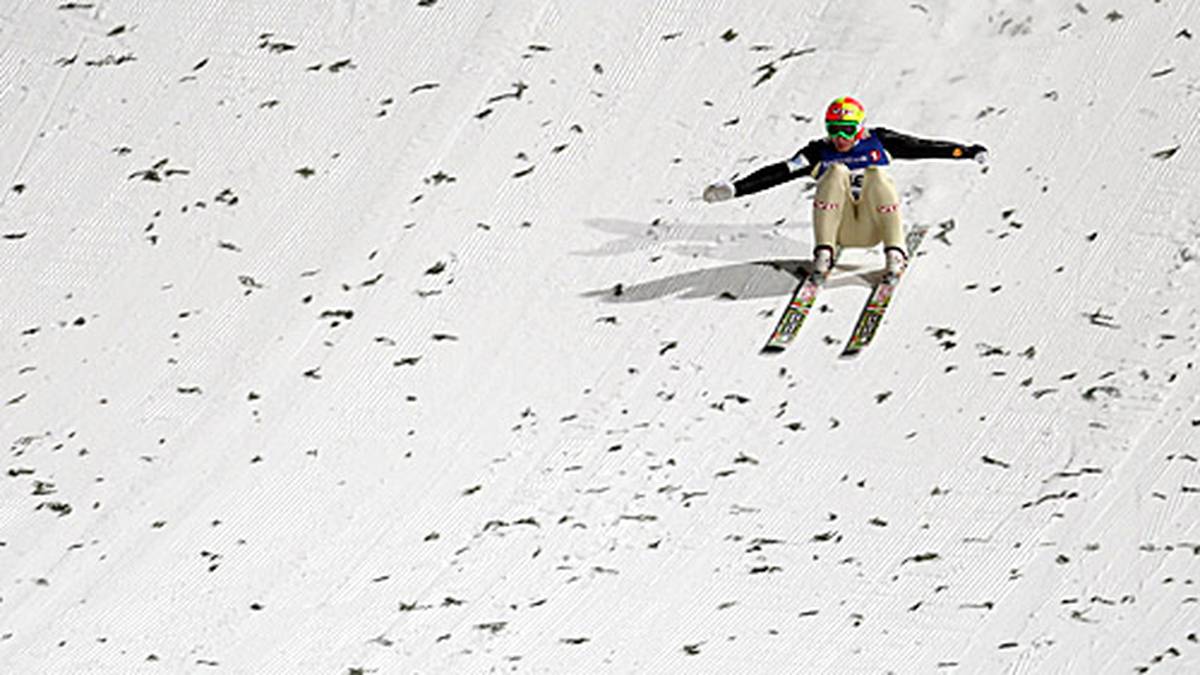 ... und steht einen irrwitzigen Flug auf 246,5 Meter irgendwie