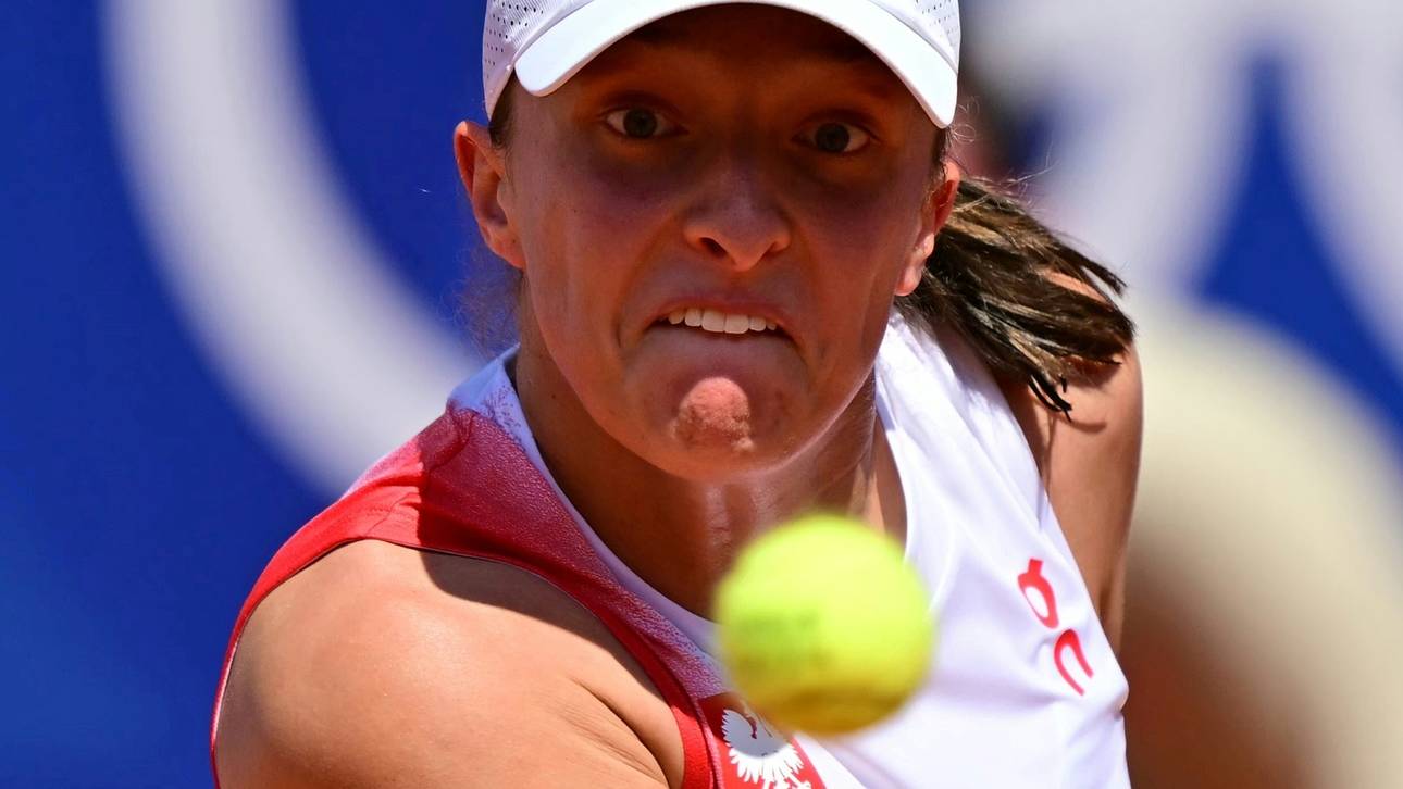 Swiatek in Paris auf Goldkurs