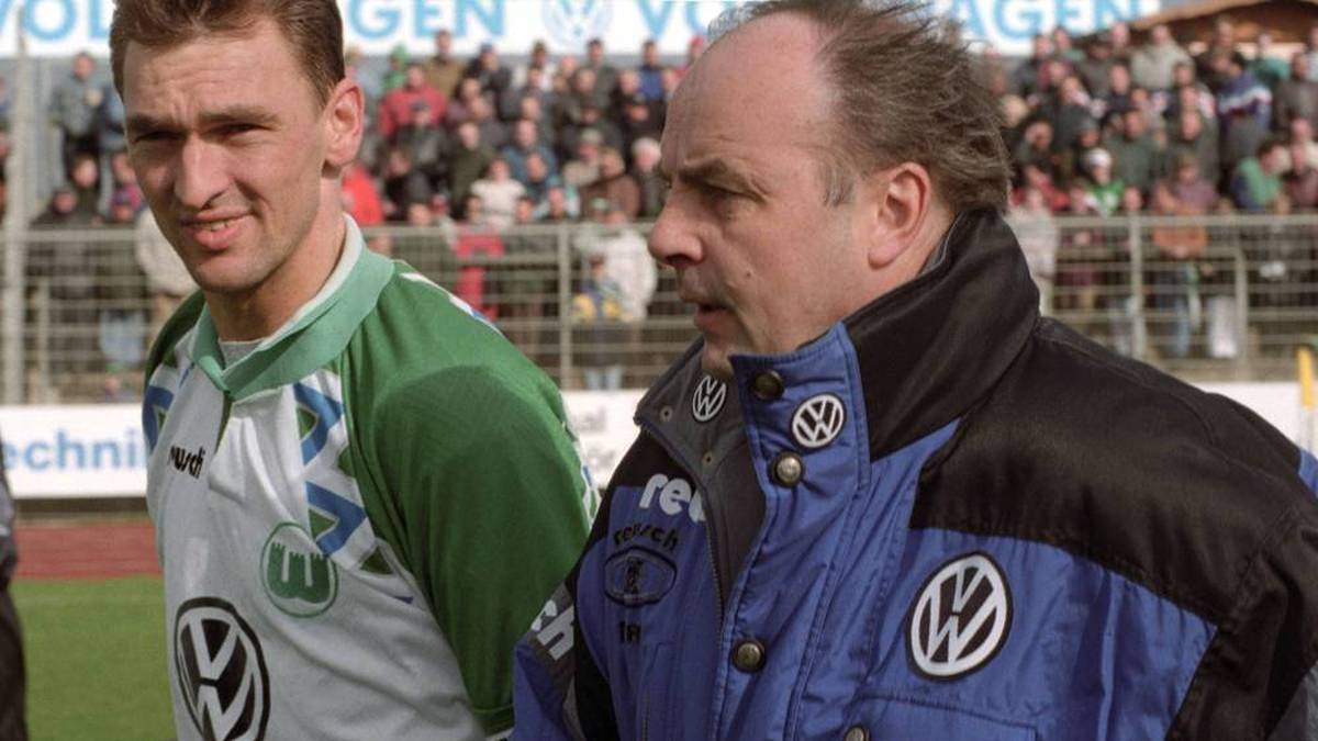Gerd Roggensack trainierte bei Wolfsburg auch Claus-Peter "Pelé" Wollitz