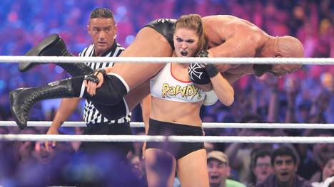 Nach Karriere Ende, plant Rousey, Amerikas berühmteste Kampfsportlerin, nun ihr Comeback beim Konkurrenten AEW und sorgt vorerst schonmal für Aufruhr.