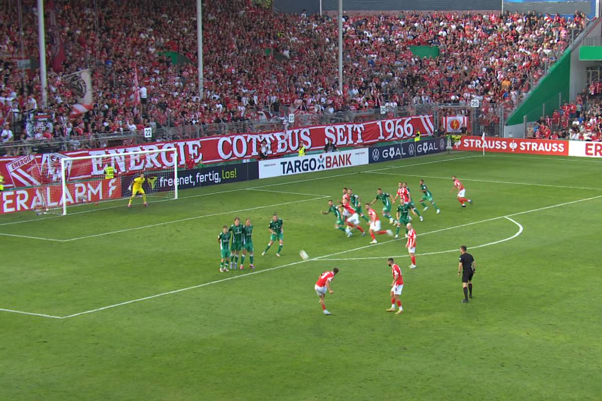 Traum-Freistoß verzückt: "Messi von Cottbus!"