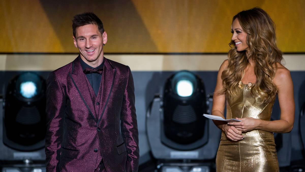 Schauplatz Ballon d'Or 2014 - Messi schmeißt sich erneut in Farbe. Auch das Weinrot ist extravagant