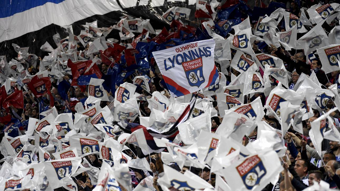 Banner: Lyon-Fans verspotten Frauen