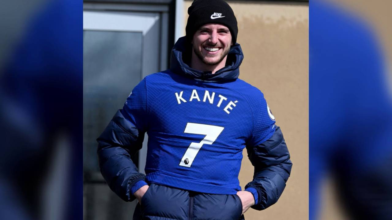 Süße Aktion! Chelsea-Star Mason Mount unterstützt N'Golo Kanté bei Comeback