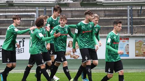 Borussia Mönchengladbach nimmt sechs Talente in den Profi-Kader auf