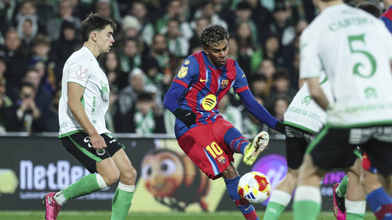 Lamine Yamal beim Schuss