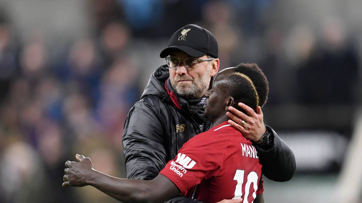SADIO MANÉ (41,2 Millionen Euro von Southampton): Der frühere Salzburger war im Sommer 2016 Klopps bis dato teuerster Deal. Mané traf seither in jeder Premier-League-Saison zweistellig und war in der abgelaufenen Spielzeit mit 22 Toren zusammen mit Mo Salah Liverpools Toptorjäger
