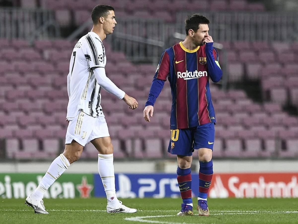 Superstars Messi und Ronaldo am Schachbrett