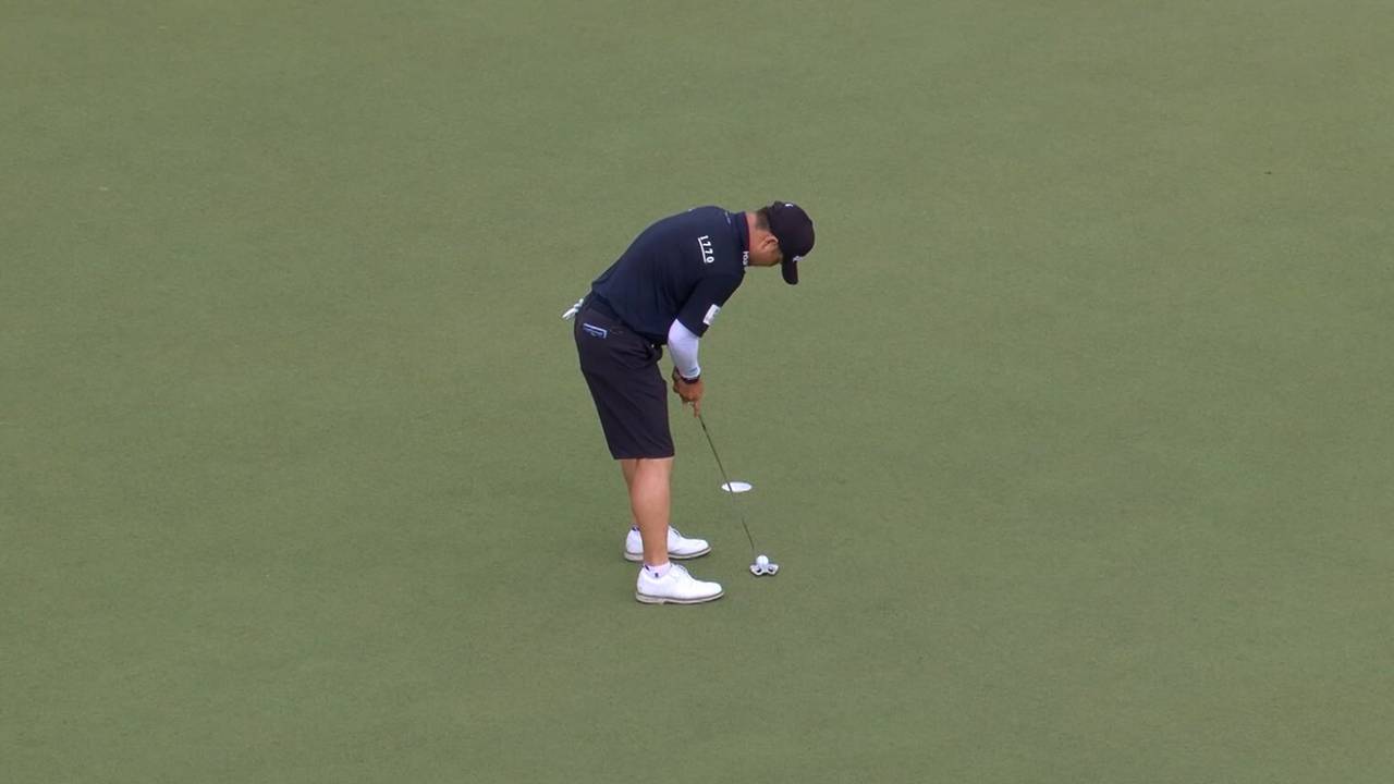 Mega-Fehlschlag! Golf-Profi versagen komplett die Nerven