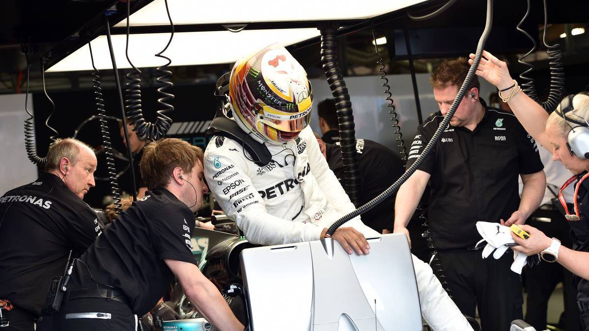 So emotional wie bei Ferrari geht es bei Mercedes nicht zu. Während die Scuderia aus Italien seit Jahrzehnten der stolz eines ganzen Landes ist, geht es bei Mercedes seit dem Wiedereinstieg in die Formel 1 2010 einzig um den Erfolg